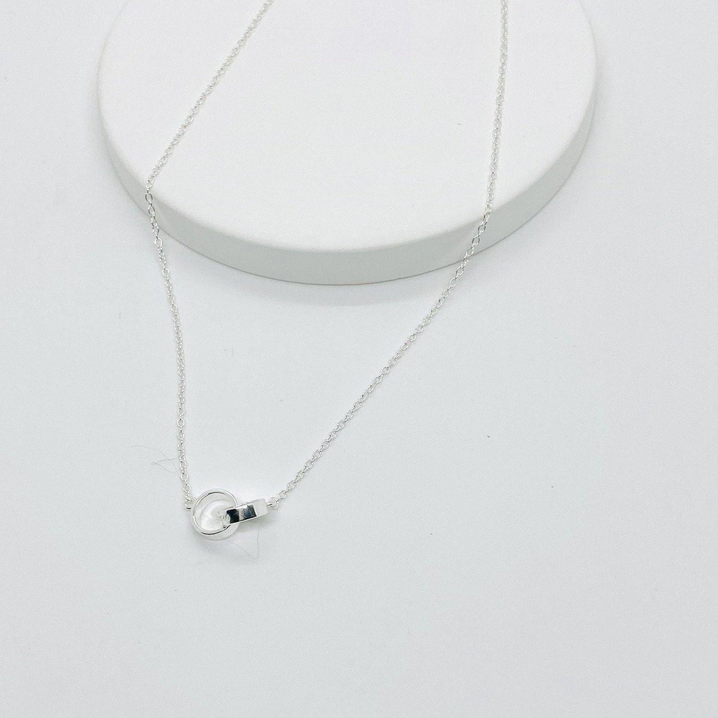 Eterna Interlocking Circle Necklace