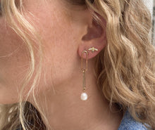 Load image into Gallery viewer, Paperclip Drop Earring - ShopHannaLee