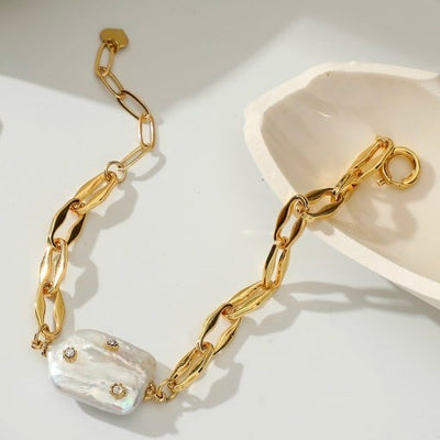 The Pia Pearl Braclet